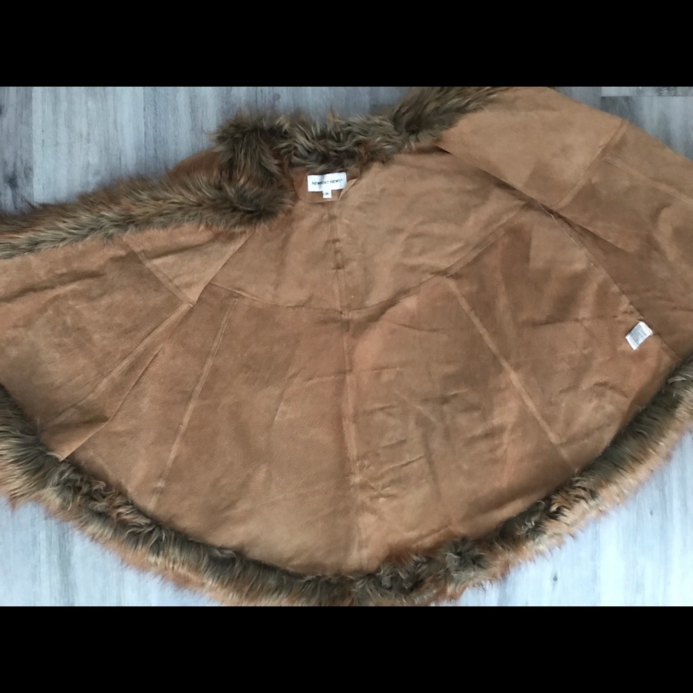Amazing Leather Penny Lane Style Cape - Picture 6 of 6